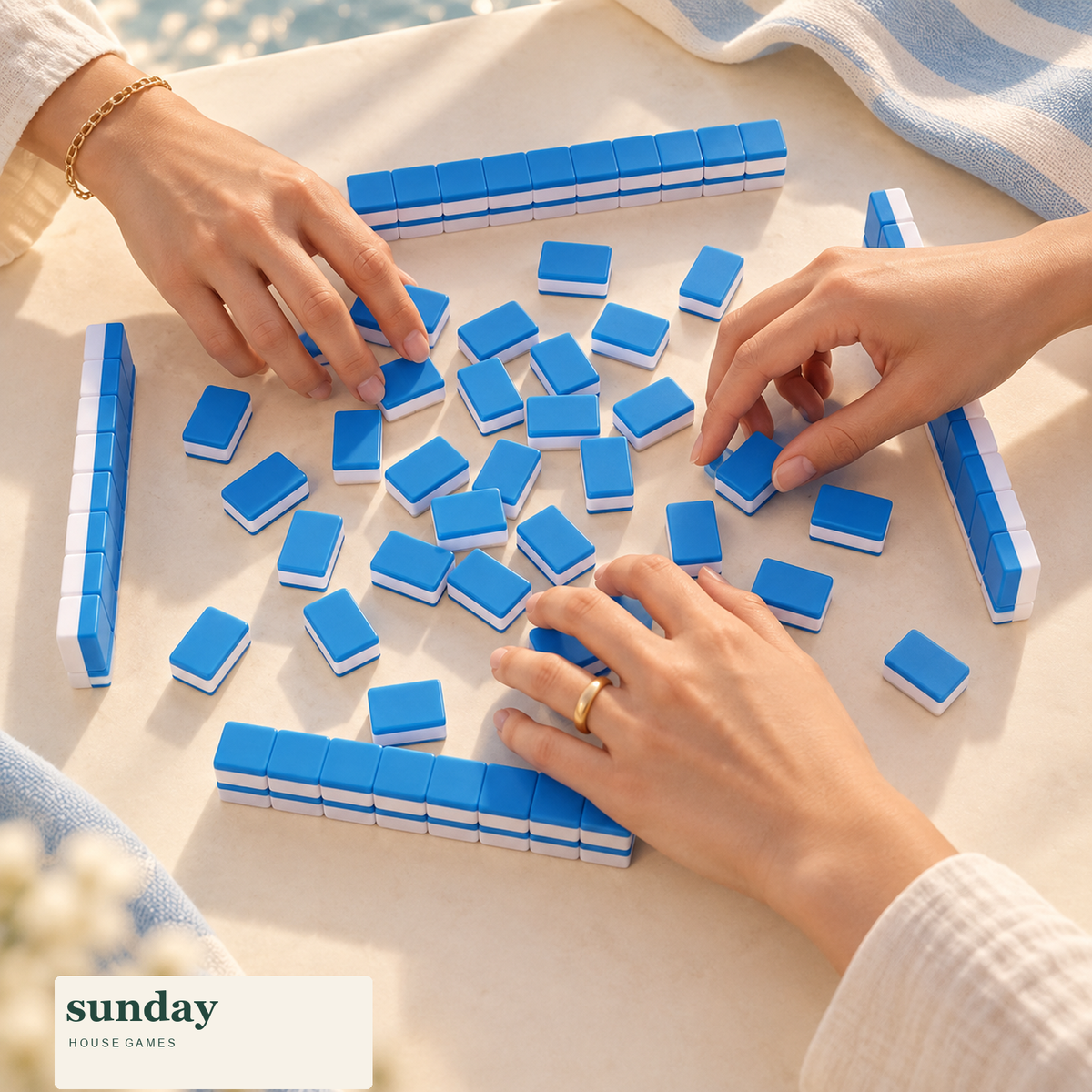 Pocket Party — Blue blue mini chinese mahjong set — hands with tiles