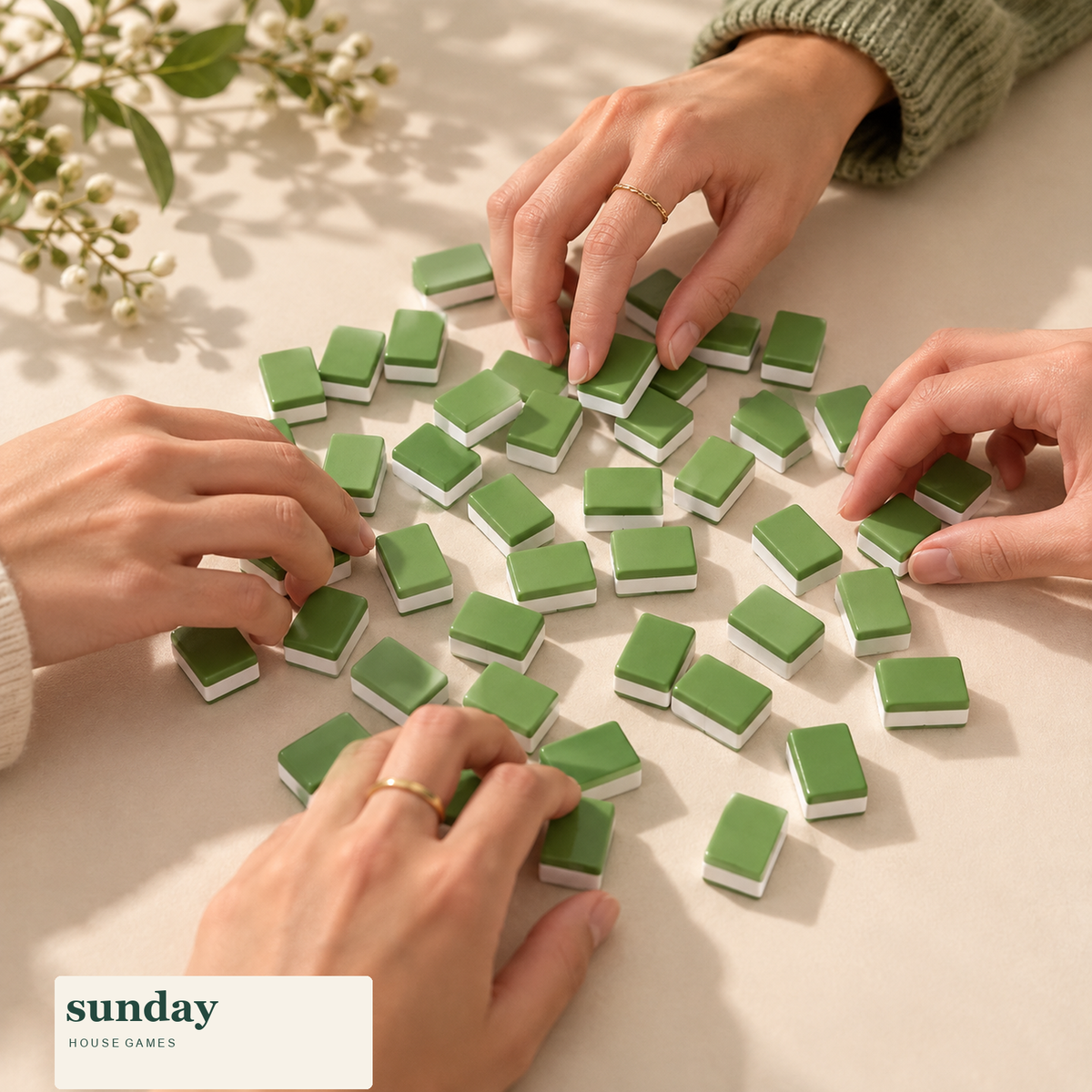 Pocket Party — Green green mini chinese mahjong set — hands with tiles